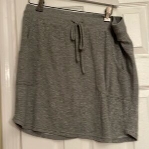 Balance Collection gray skirt Retail $69.00 size large stretchy $79.00